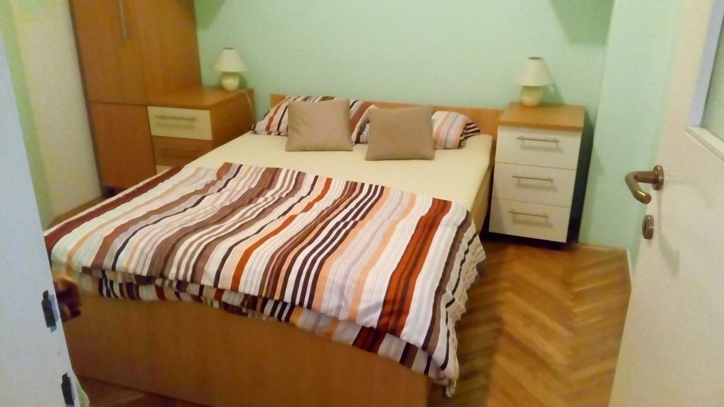Apartment Viktor,Parking 奥西耶克 外观 照片