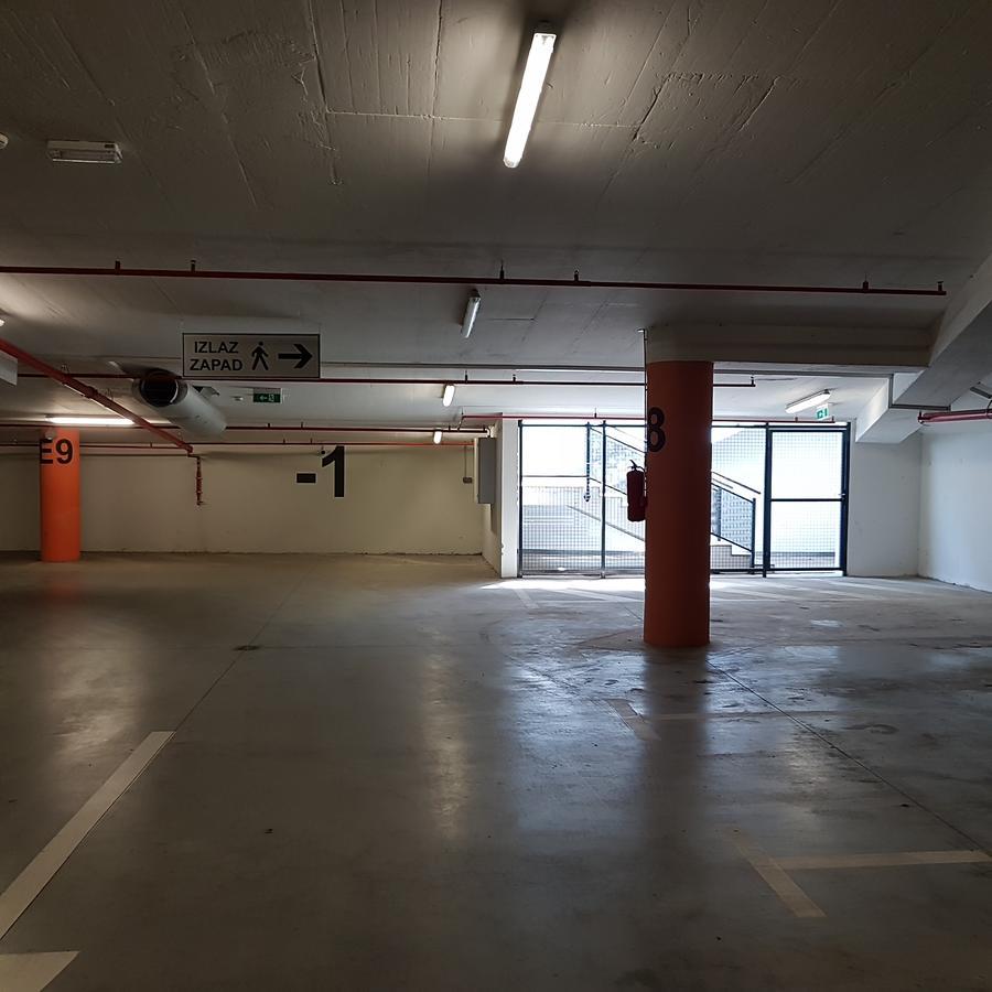 Apartment Viktor,Parking 奥西耶克 外观 照片